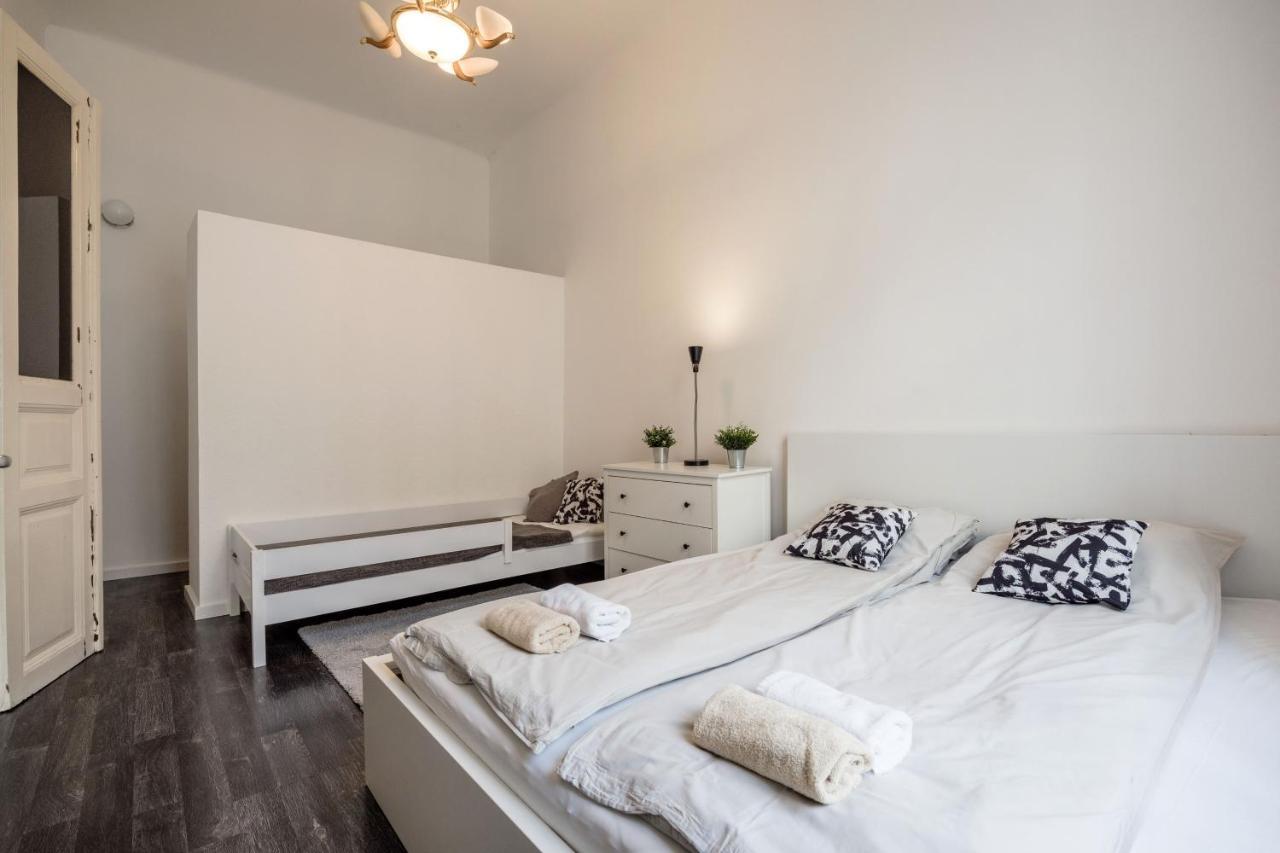 Spacious Apartment Almassy บูดาเปสต์ ภายนอก รูปภาพ