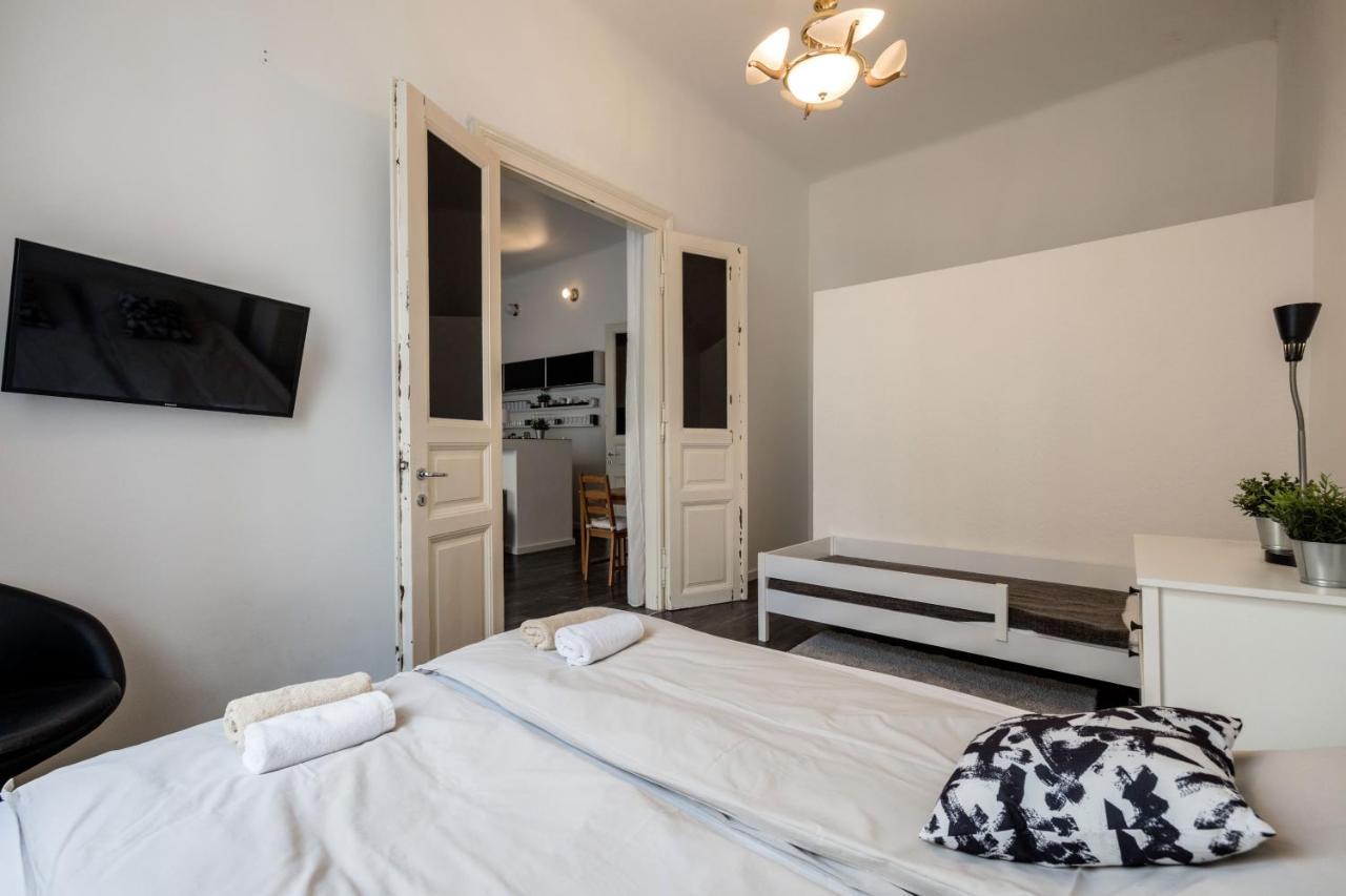 Spacious Apartment Almassy บูดาเปสต์ ภายนอก รูปภาพ