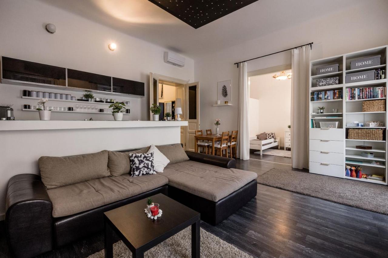 Spacious Apartment Almassy บูดาเปสต์ ภายนอก รูปภาพ