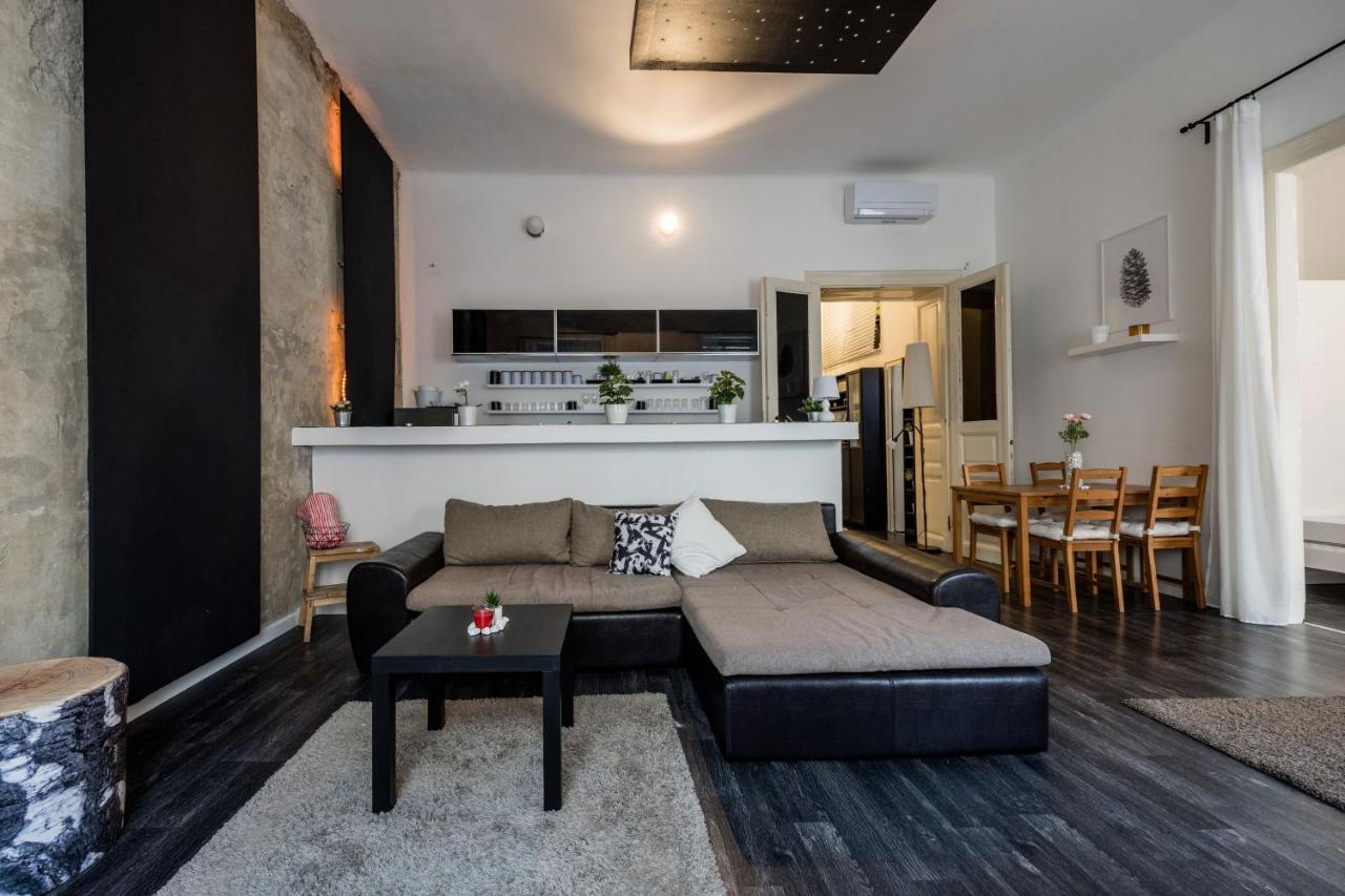 Spacious Apartment Almassy บูดาเปสต์ ภายนอก รูปภาพ